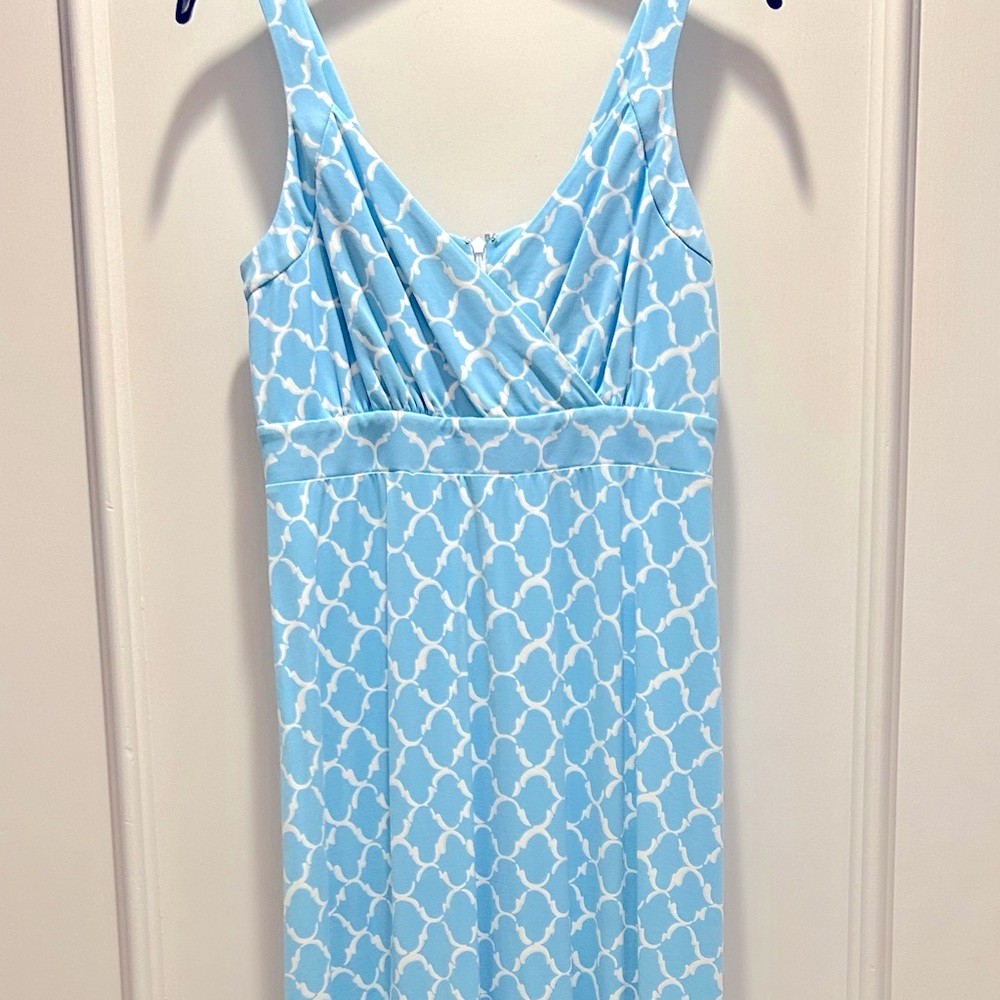 Like new! Perfect Easter dress. Super comfortable and complimentary.